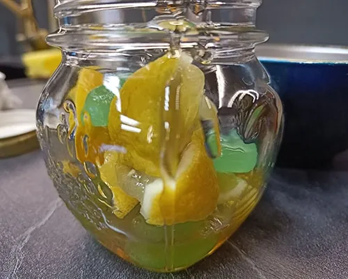 Maceración con miel y cítricos